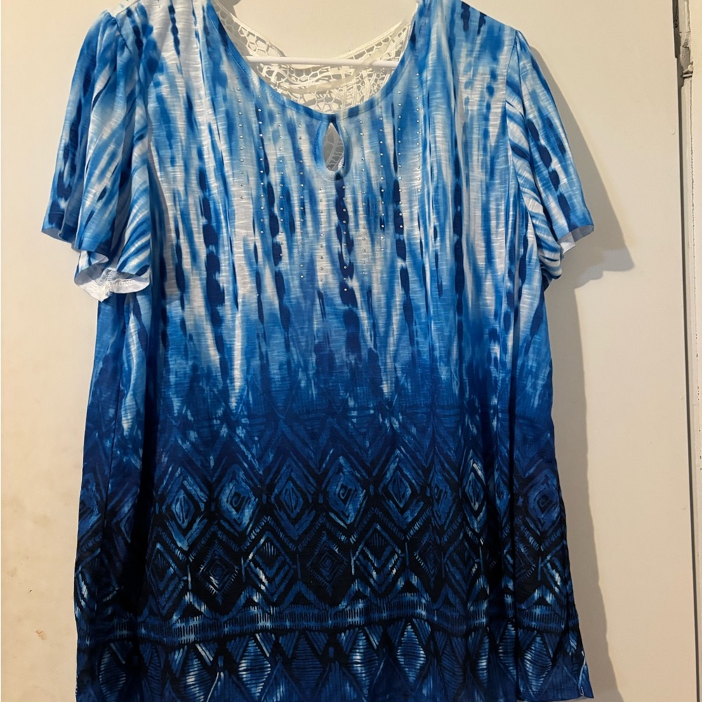 Time and Tru Blue Patterned Women's Blouse